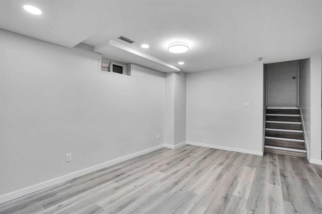 60 Whitaker Close Ne, Calgary, AB