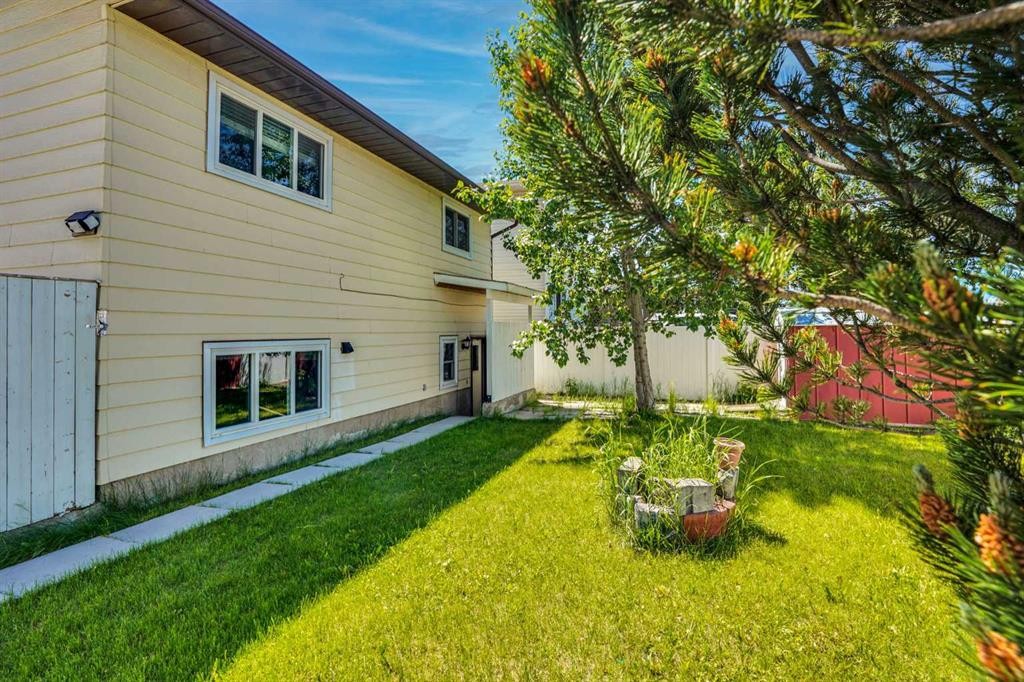 60 Whitaker Close Ne, Calgary, AB
