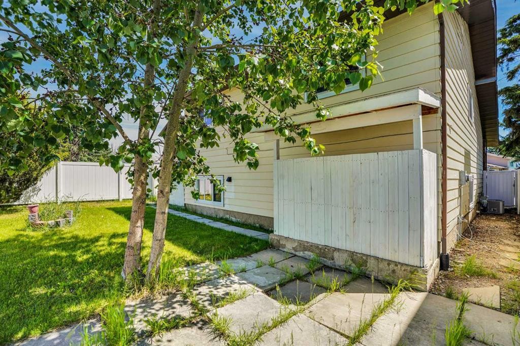 60 Whitaker Close Ne, Calgary, AB