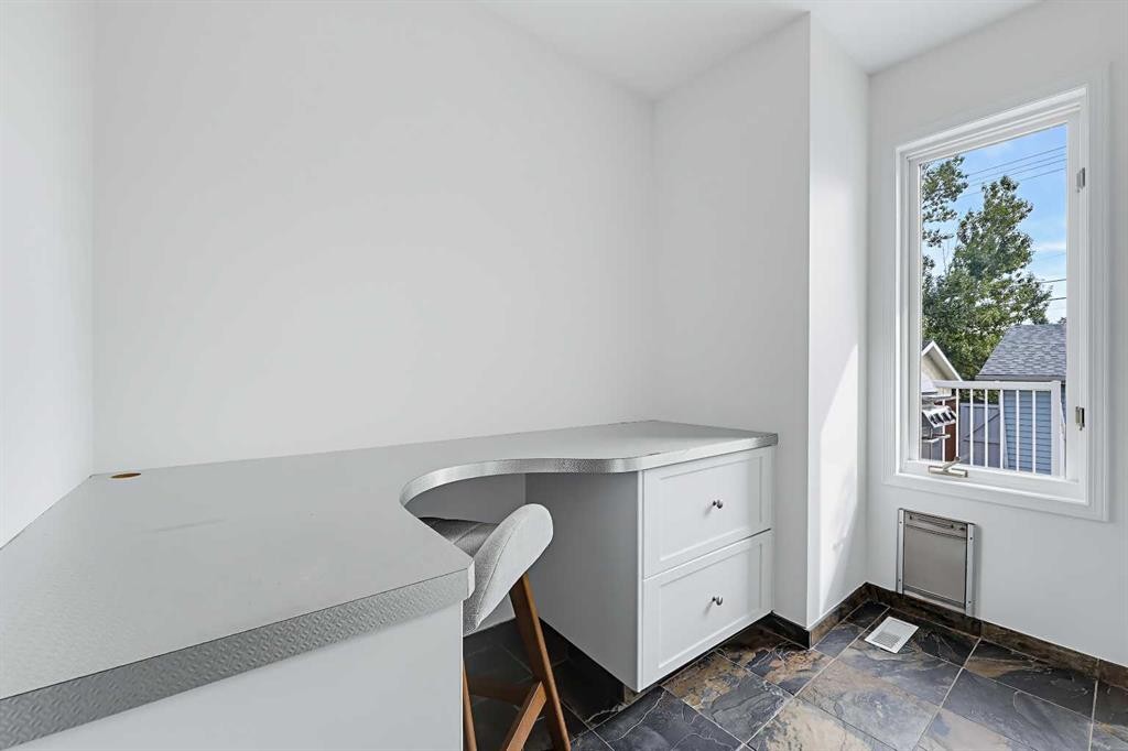 2622 24A Street Sw, Calgary, AB