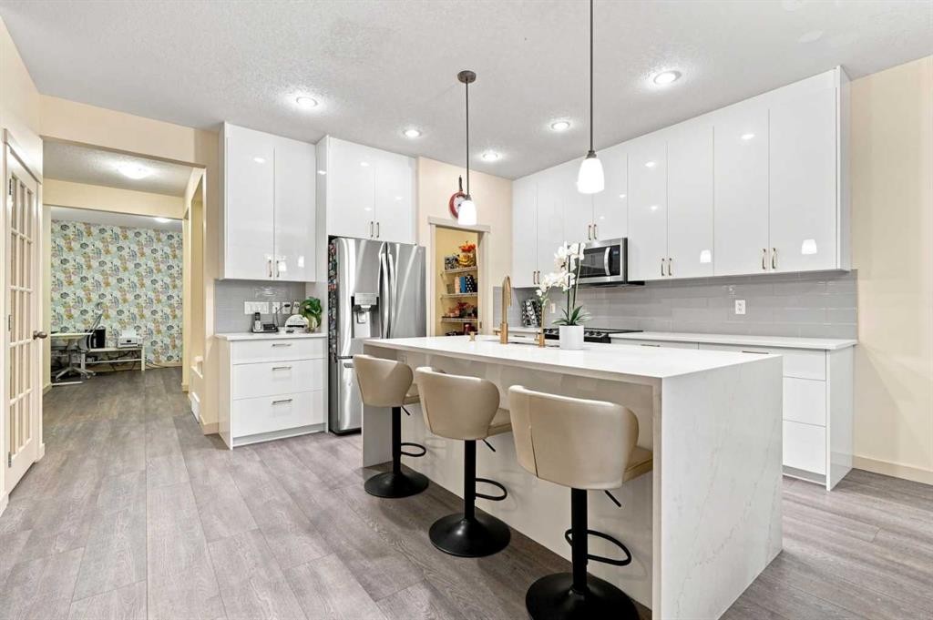 279 Copperpond Circle Se, Calgary, AB
