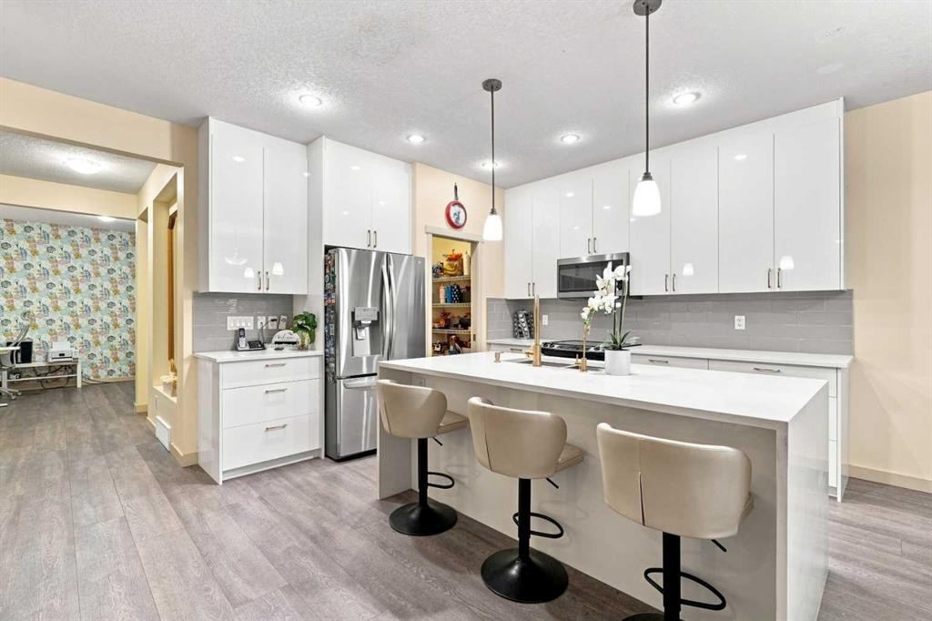 279 Copperpond Circle Se, Calgary, AB