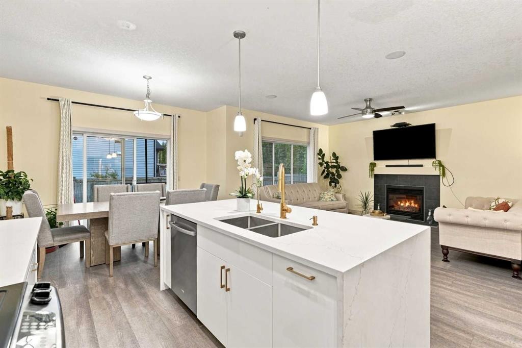 279 Copperpond Circle Se, Calgary, AB