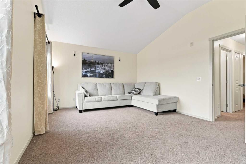 279 Copperpond Circle Se, Calgary, AB