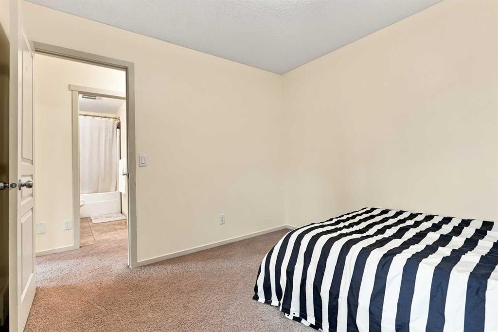 279 Copperpond Circle Se, Calgary, AB