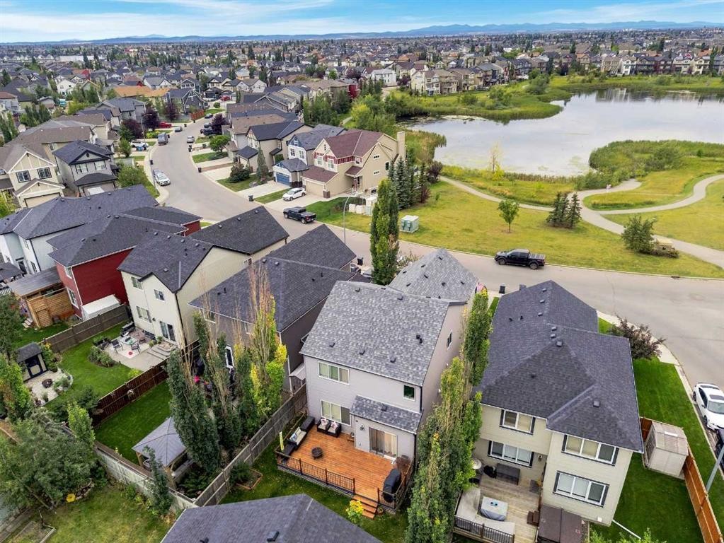 279 Copperpond Circle Se, Calgary, AB