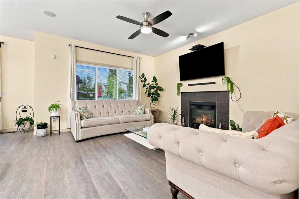 279 Copperpond Circle Se, Calgary, AB
