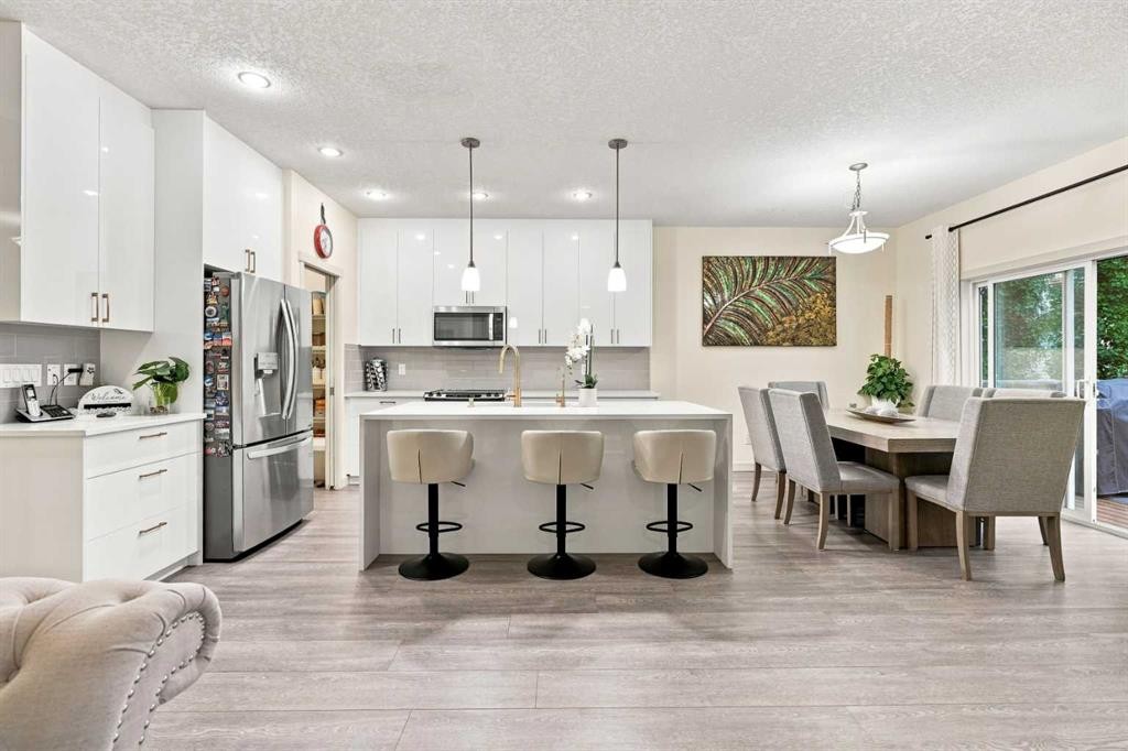 279 Copperpond Circle Se, Calgary, AB