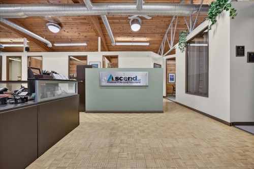 303 19 Street Nw, Calgary, AB 