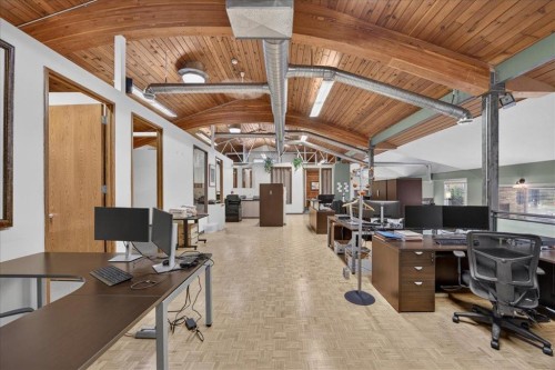 303 19 Street Nw, Calgary, AB 