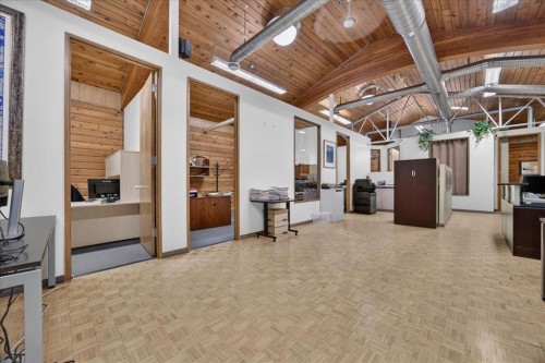 303 19 Street Nw, Calgary, AB 