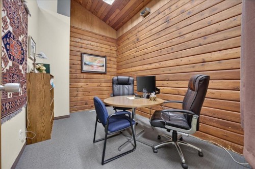 303 19 Street Nw, Calgary, AB 