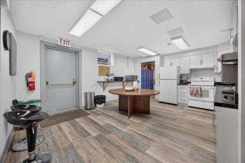 303 19 Street Nw, Calgary, AB 