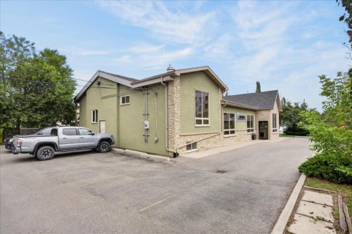 303 19 Street Nw, Calgary, AB 