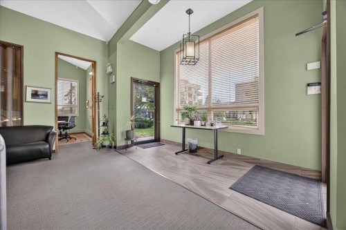 303 19 Street Nw, Calgary, AB 