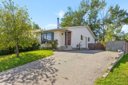 3 Emberdale Way SEAirdrie, AB T4B 1Z3