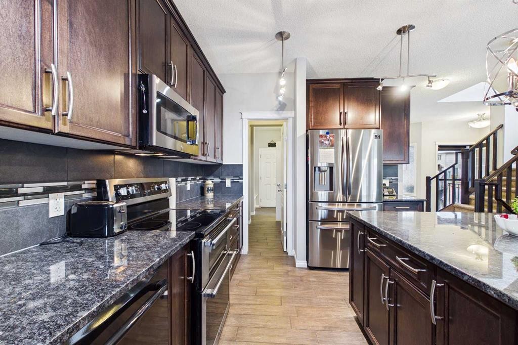 8 Sage Bank Road Nw, Calgary, AB