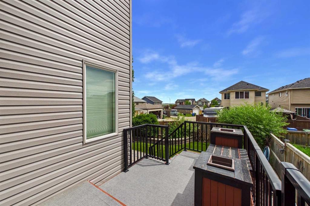 8 Sage Bank Road Nw, Calgary, AB