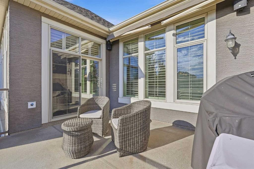 37 Cranbrook Heights Se, Calgary, AB
