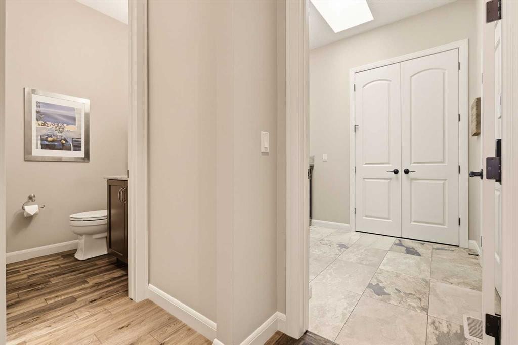 37 Cranbrook Heights Se, Calgary, AB