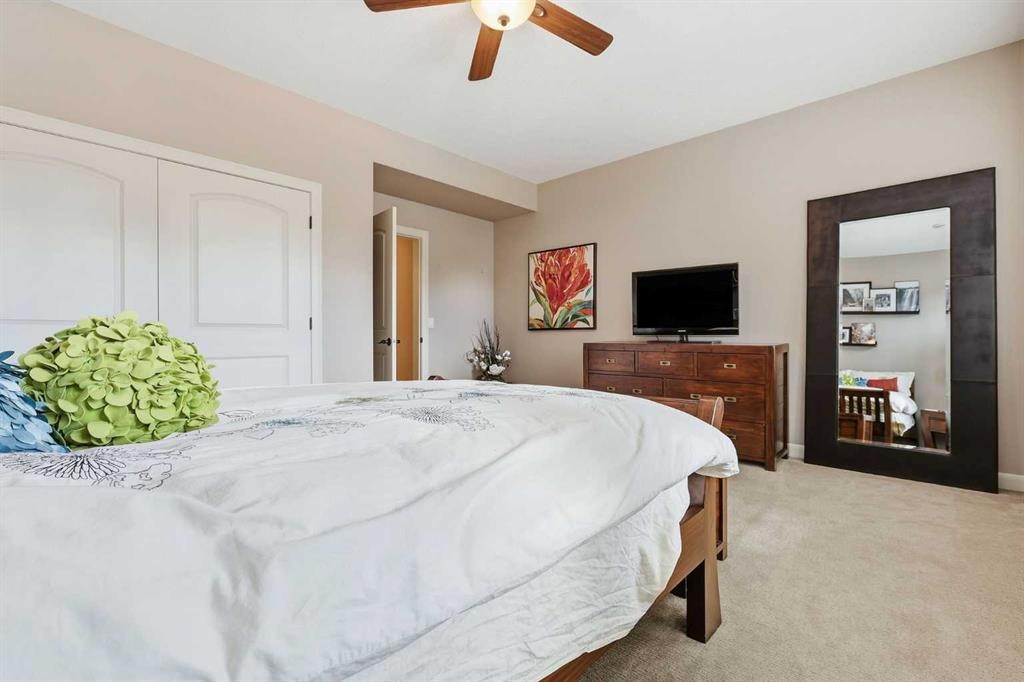 37 Cranbrook Heights Se, Calgary, AB