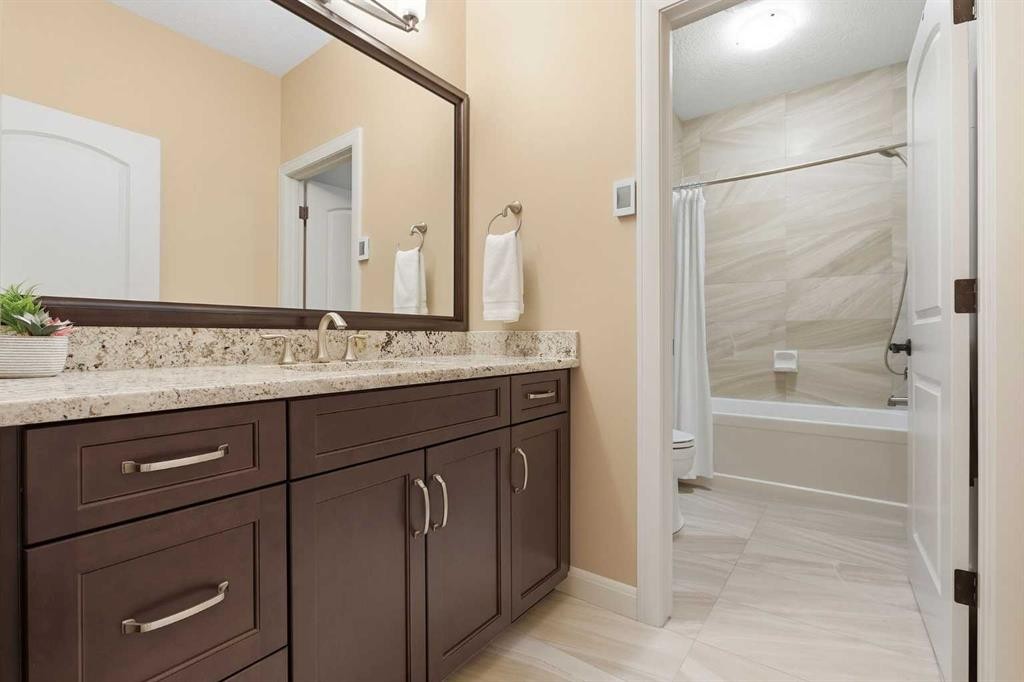 37 Cranbrook Heights Se, Calgary, AB