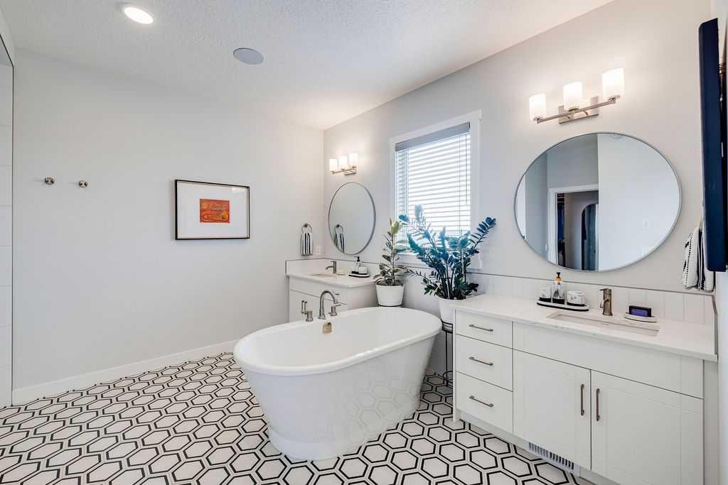 212 Evansglen Close Nw, Calgary, AB
