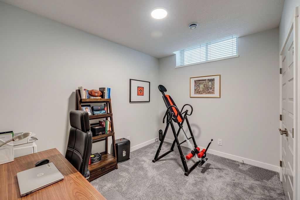 212 Evansglen Close Nw, Calgary, AB