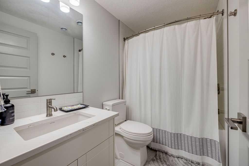 212 Evansglen Close Nw, Calgary, AB