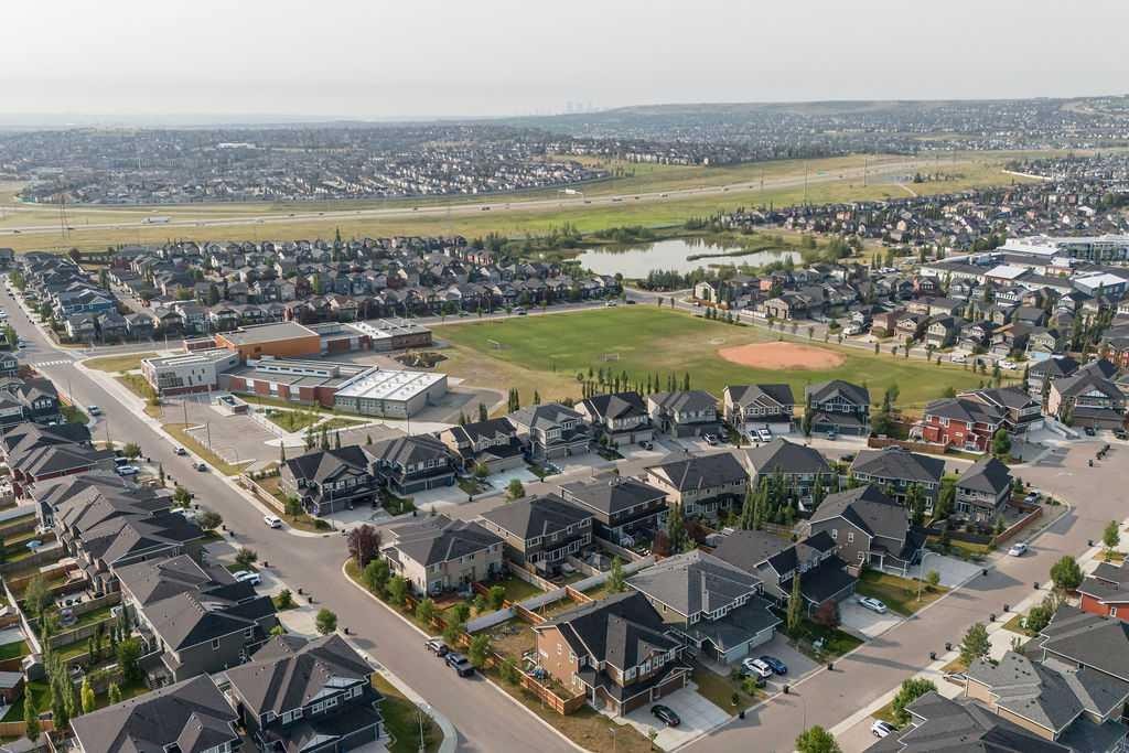 212 Evansglen Close Nw, Calgary, AB