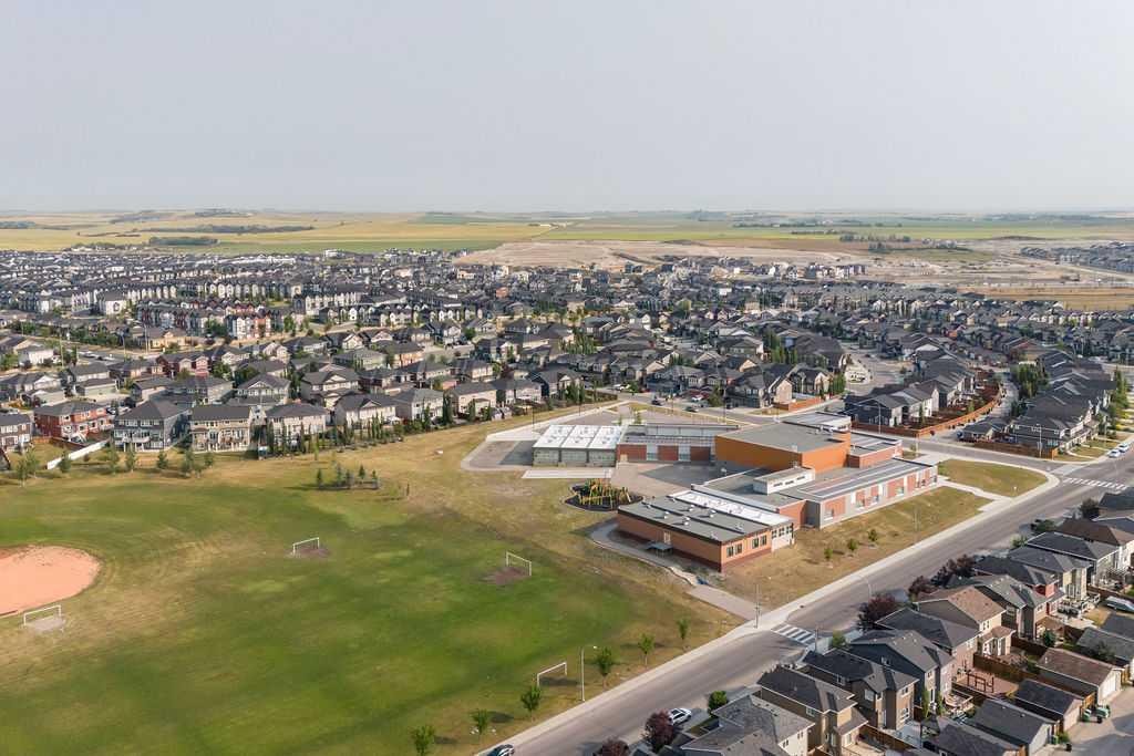 212 Evansglen Close Nw, Calgary, AB