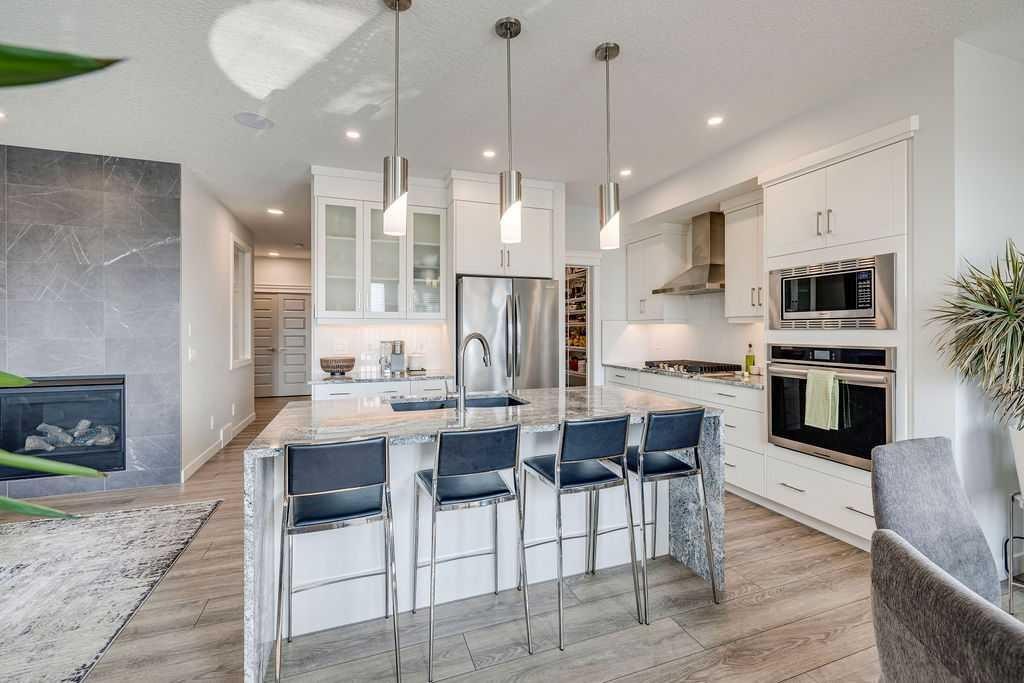 212 Evansglen Close Nw, Calgary, AB