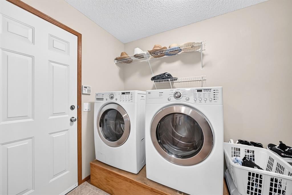 234 Somerglen Way Sw, Calgary, AB