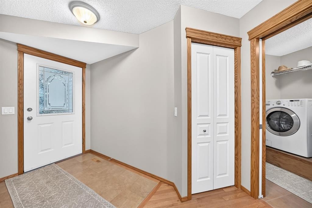 234 Somerglen Way Sw, Calgary, AB