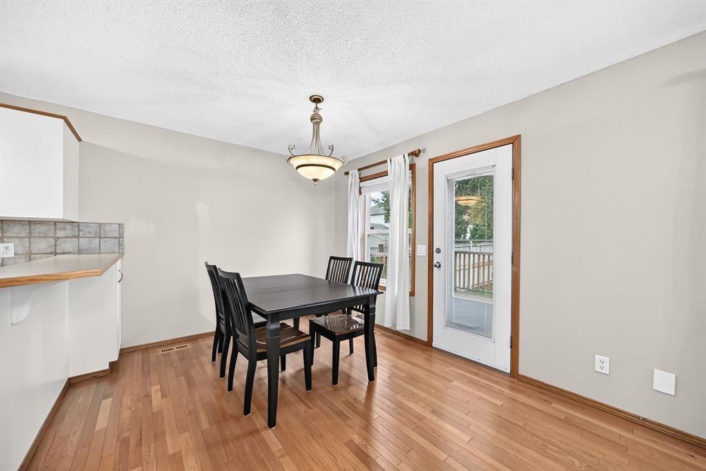 234 Somerglen Way Sw, Calgary, AB