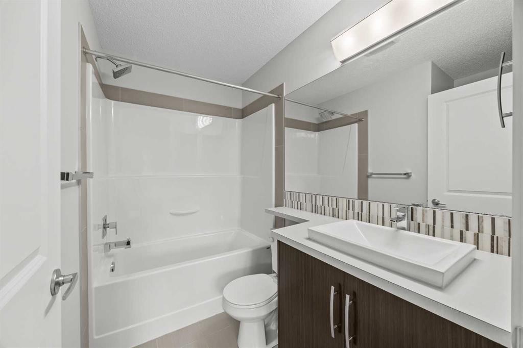 505 Ascot Circle Sw, Calgary, AB