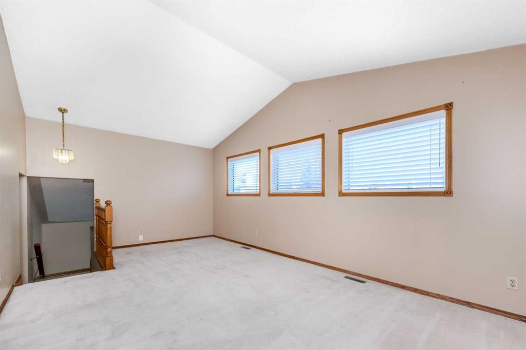 156 Del Ray Road Ne, Calgary, AB