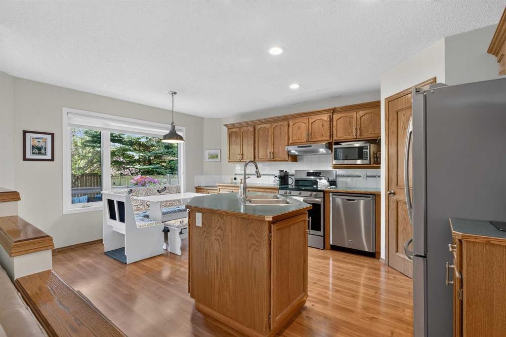 9867 Hidden Valley Drive Nw, Calgary, AB