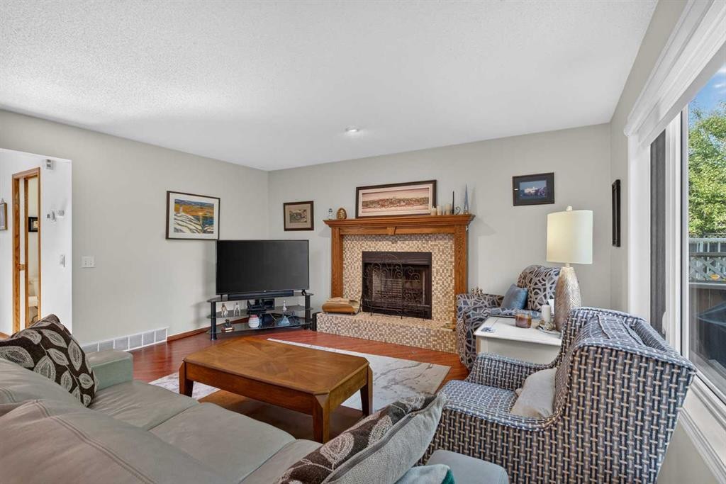 9867 Hidden Valley Drive Nw, Calgary, AB