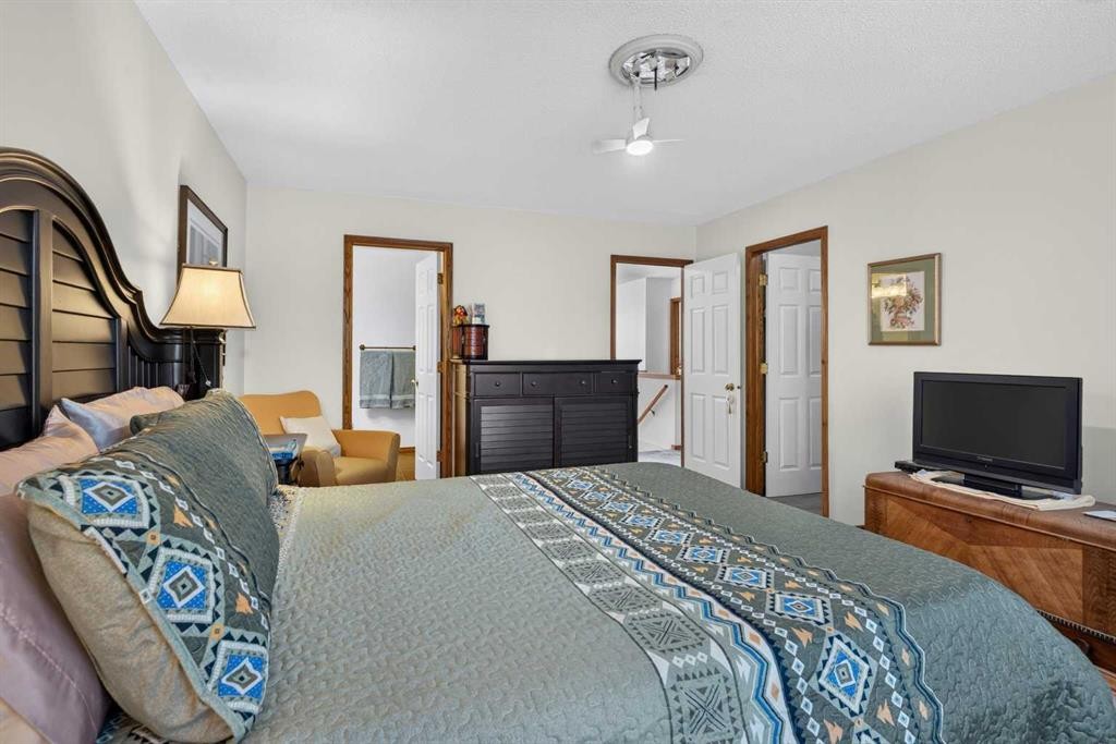 9867 Hidden Valley Drive Nw, Calgary, AB