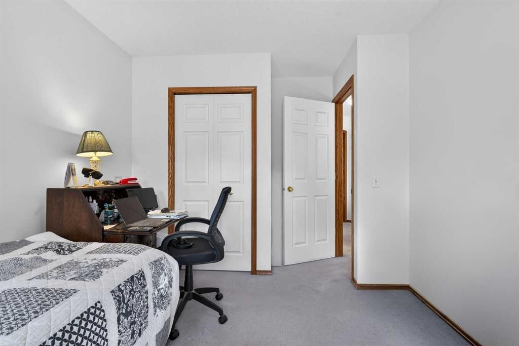 9867 Hidden Valley Drive Nw, Calgary, AB