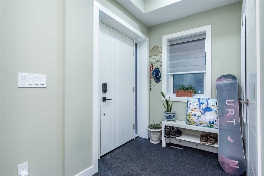 6 Strathridge Lane Sw, Calgary, AB