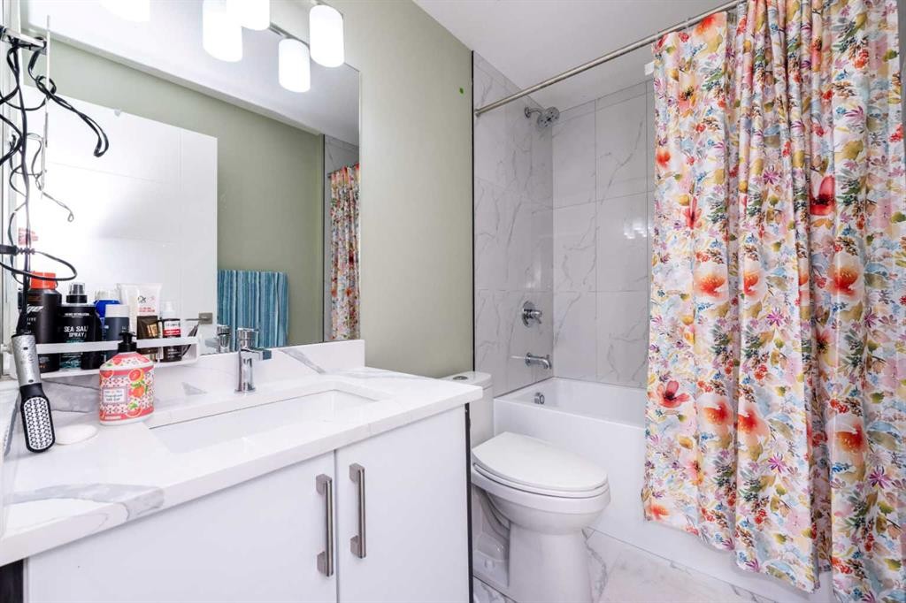 6 Strathridge Lane Sw, Calgary, AB