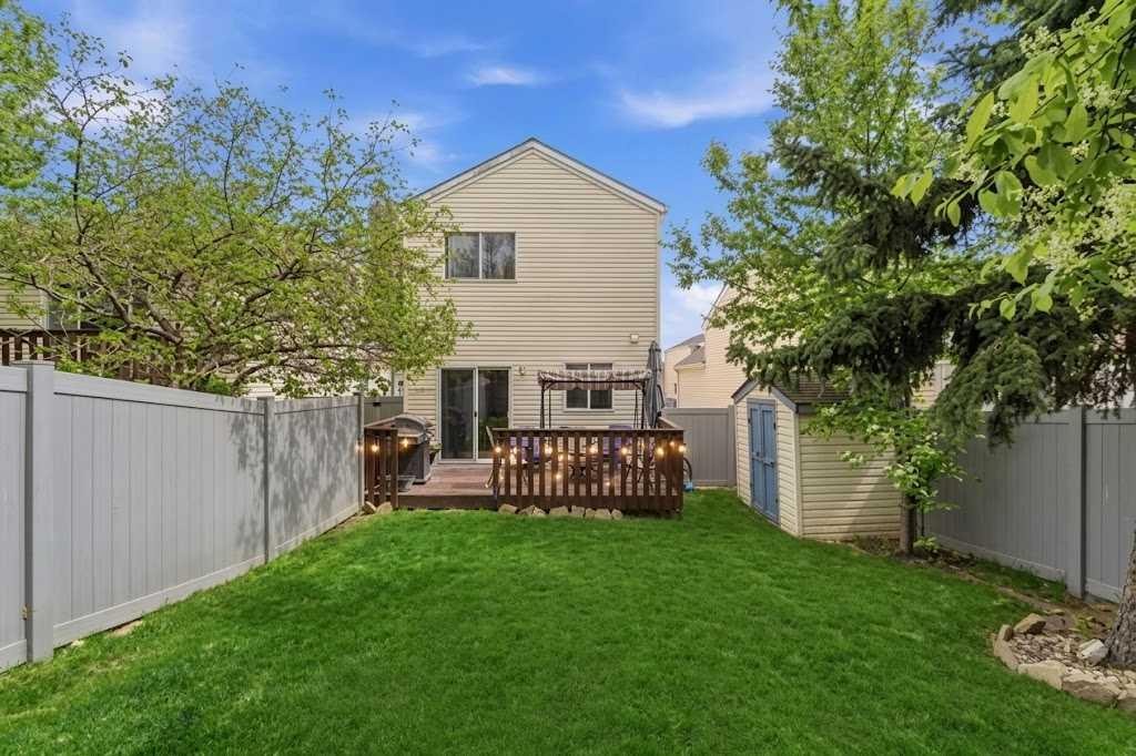 90 Coventry Lane Ne, Calgary, AB