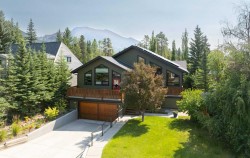 1712 11th Avenue Canmore, AB T1W 1V2