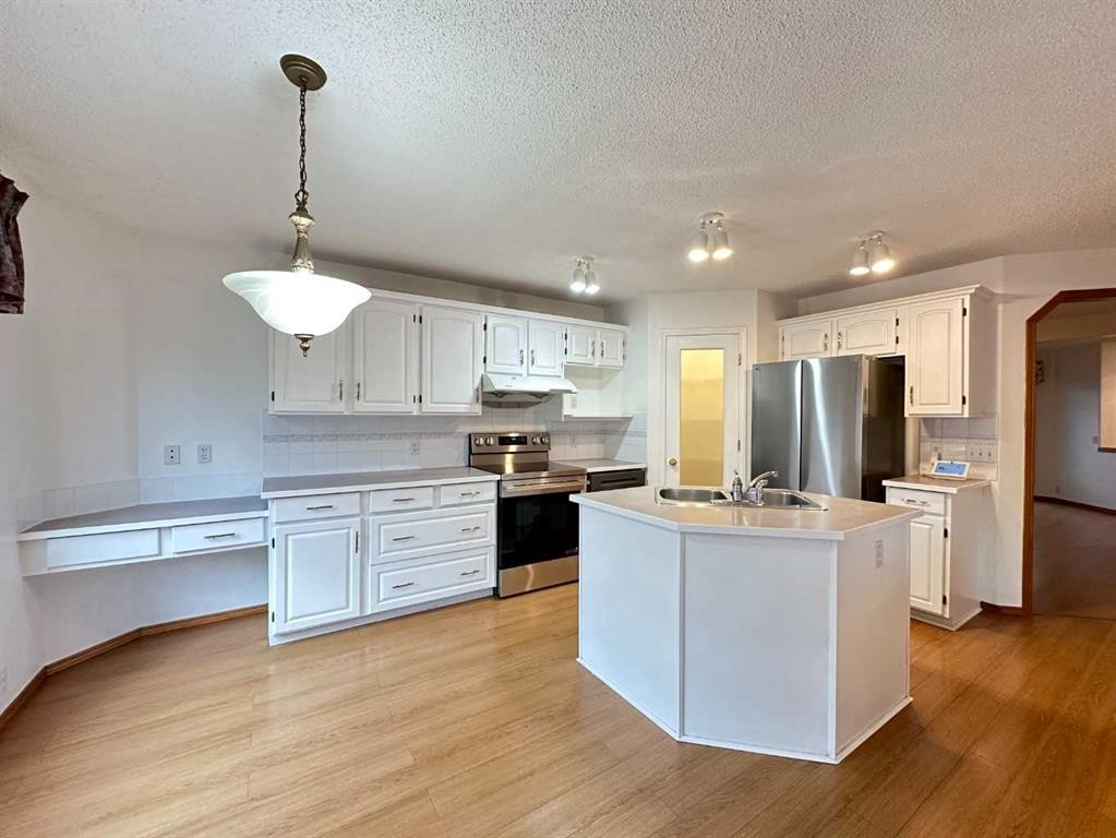 70 Schooner Close Nw, Calgary, AB