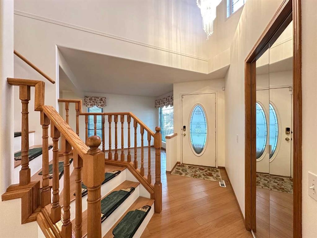 70 Schooner Close Nw, Calgary, AB