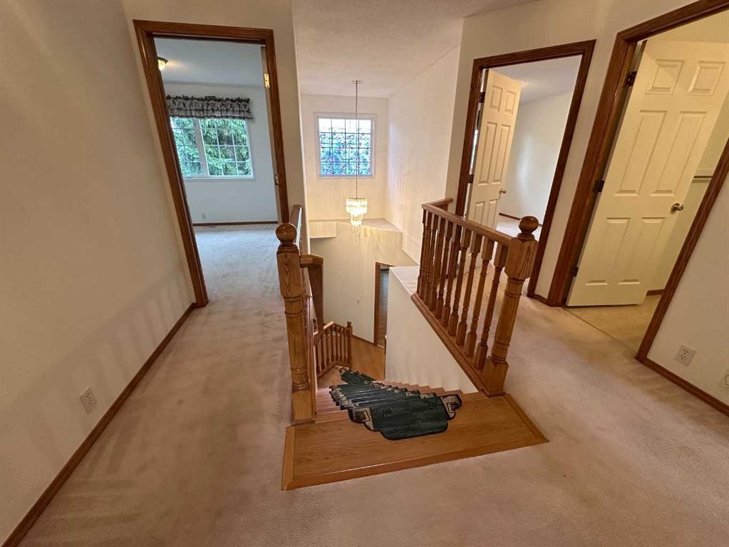 70 Schooner Close Nw, Calgary, AB