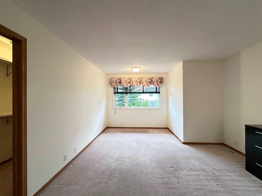 70 Schooner Close Nw, Calgary, AB