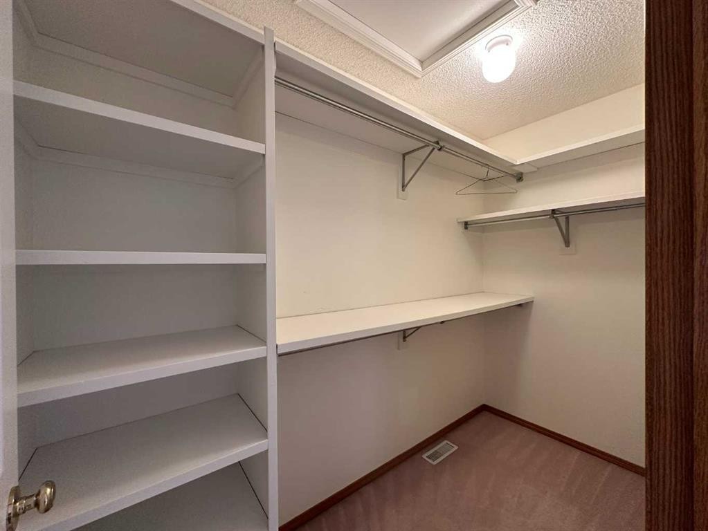 70 Schooner Close Nw, Calgary, AB